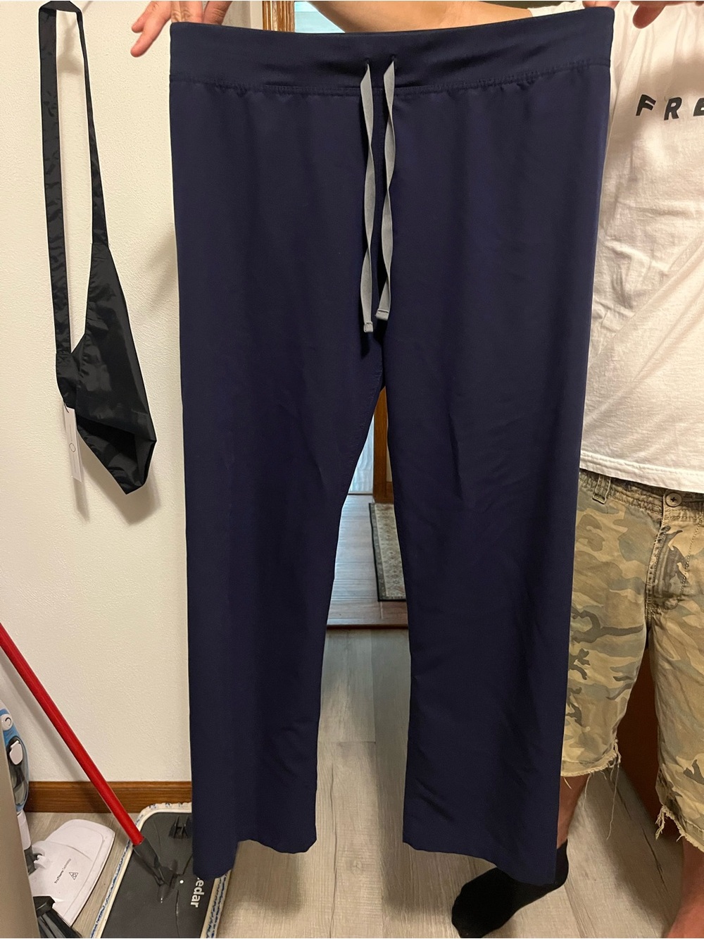 Figs Navy women’s Livingston high rise pants. Large